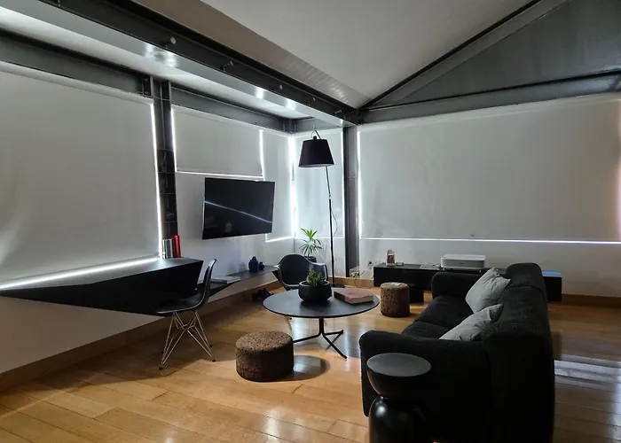 The Blossom Loft - City Center Apartment With Balcony Sea View